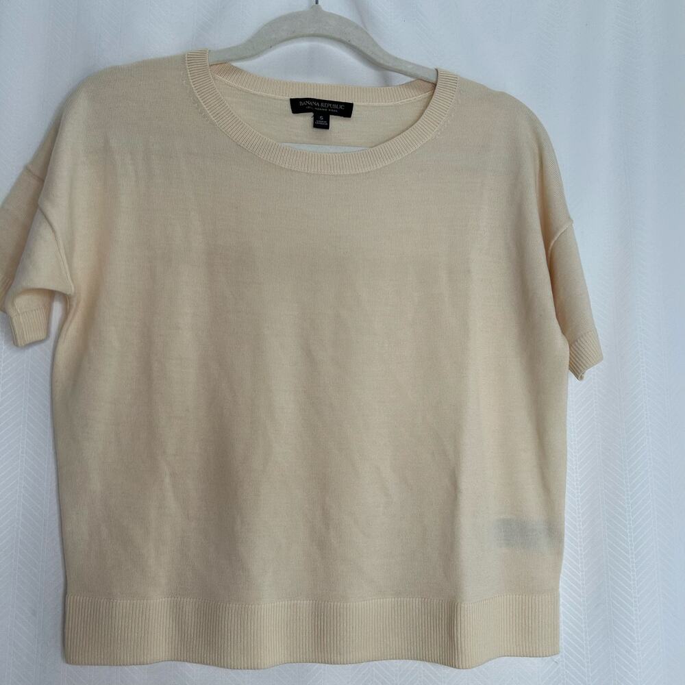 Banana Republic wool sweater cream size small Crewneck